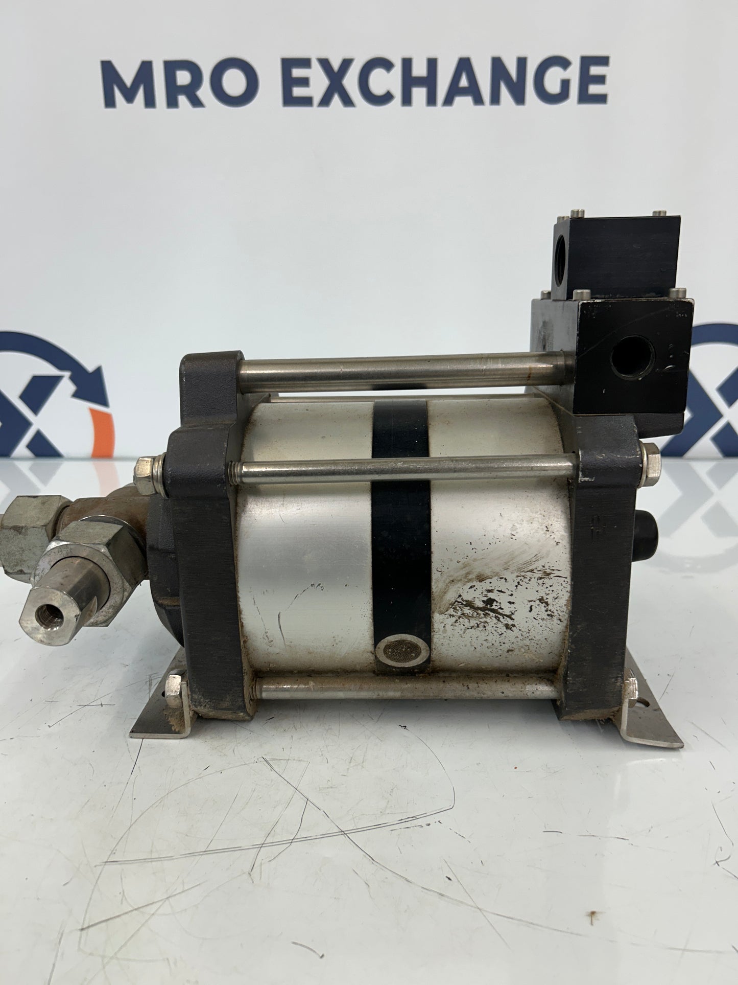 Maximator Air Driven Liquid Pump L100-2VE 2,090 bar / 30,305 psi