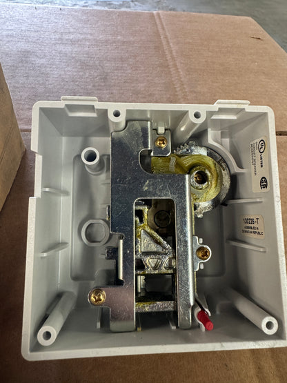 Allen-Bradley Rotary Operating Handle 140U-J-RCB 600V AC, 250V DC