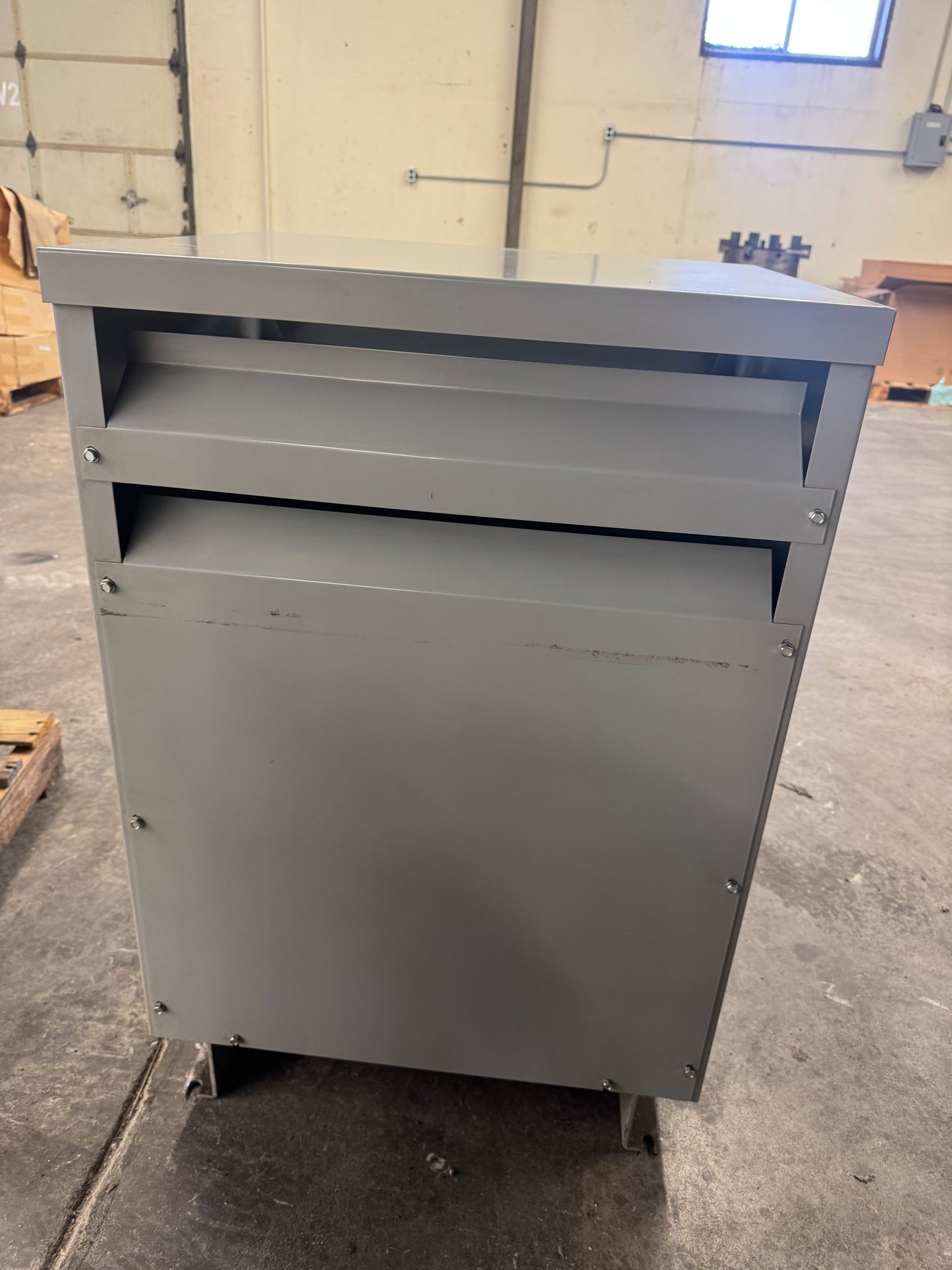 Eaton V48M28T4516 Dry Type Distribution Transformer Untested Surplus