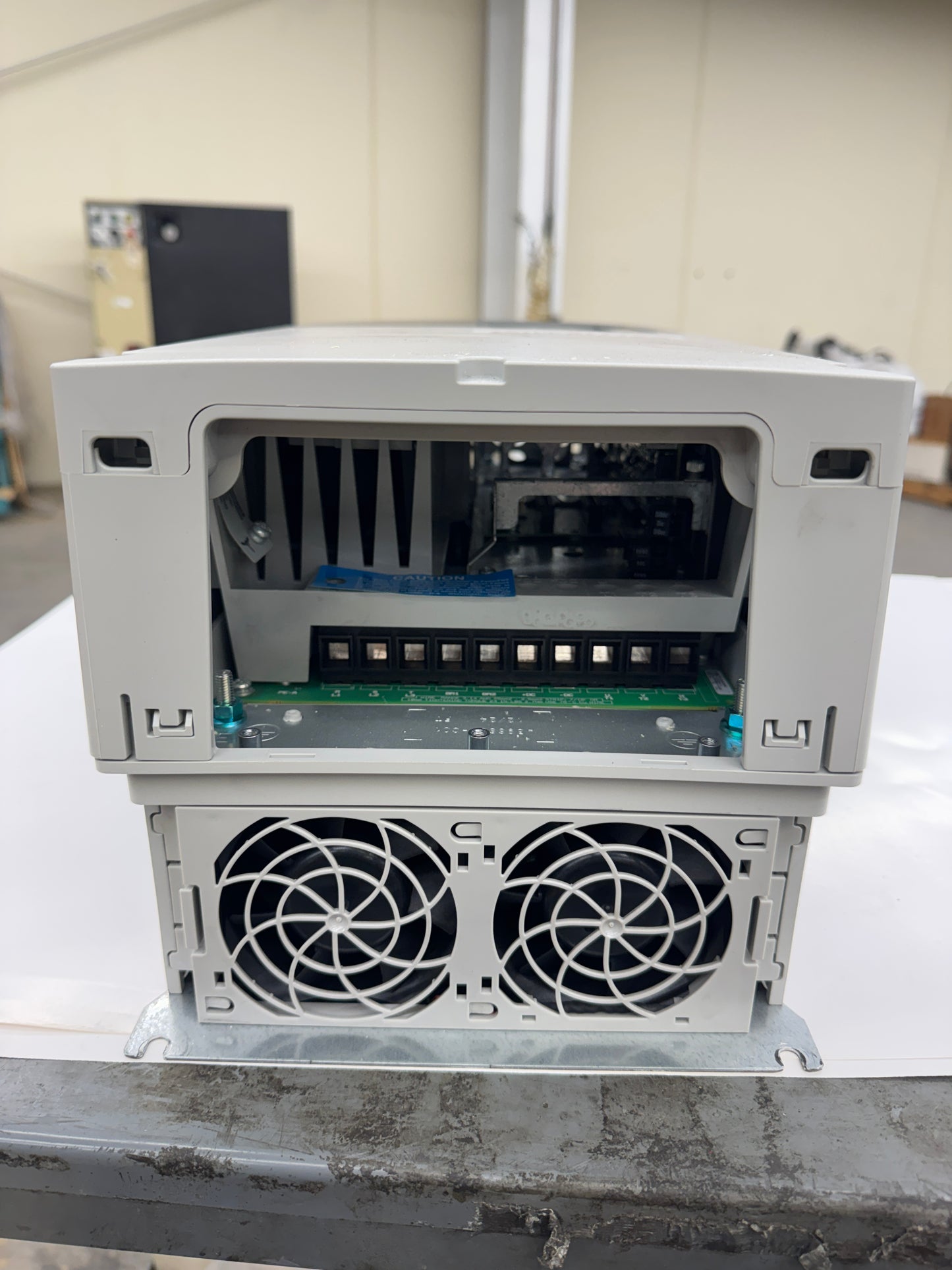 Allen-Bradley Variable Frequency Drive 20F11ND065AA0NNNNN 480V 3-Phase