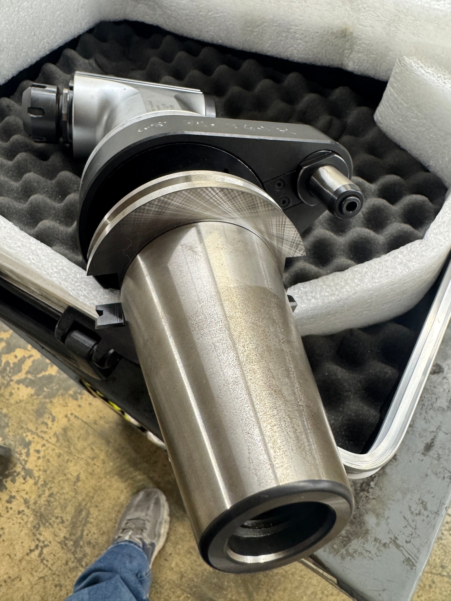 Alberti Right Angle Head T90-3.5 | CAT50 | ER32 Output, 40 Bar Coolant | Orientation: Radial | Coolant Through