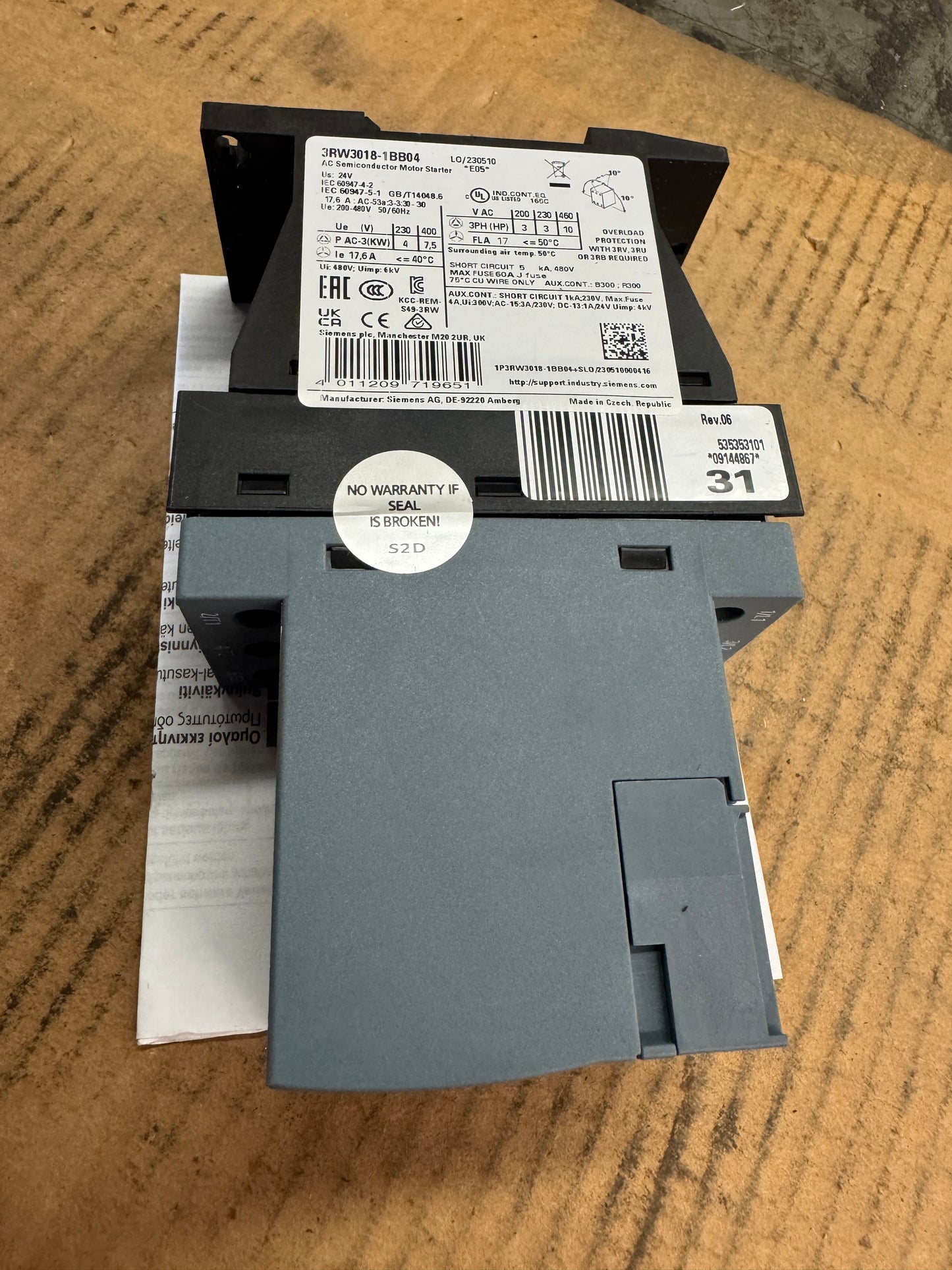 Siemens 3RW3018-1BB04 Soft Starter 200 to 480V Open Box Unused