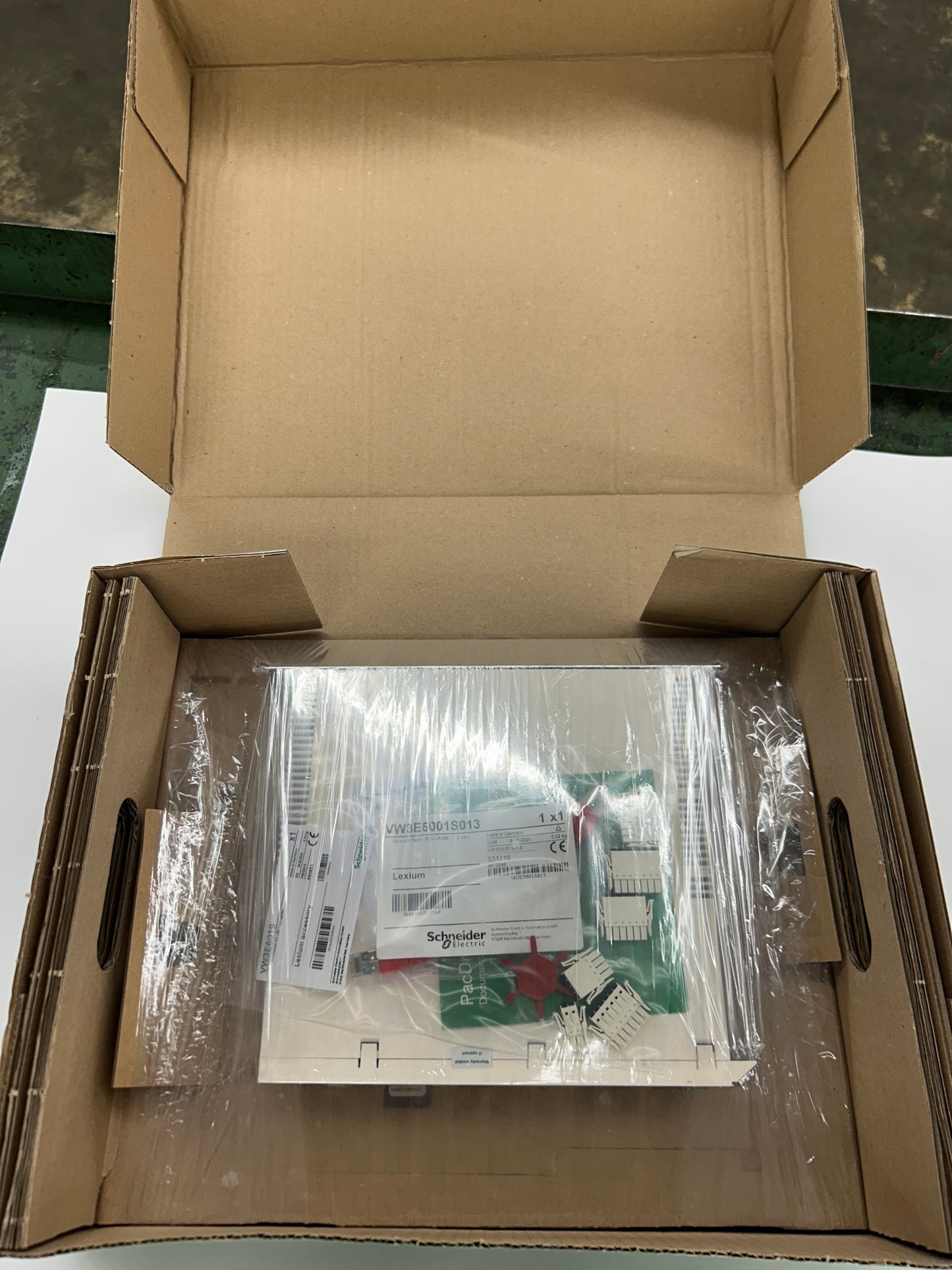 Schneider Electric Motion Controller LMC101CAA10000 24 VDC