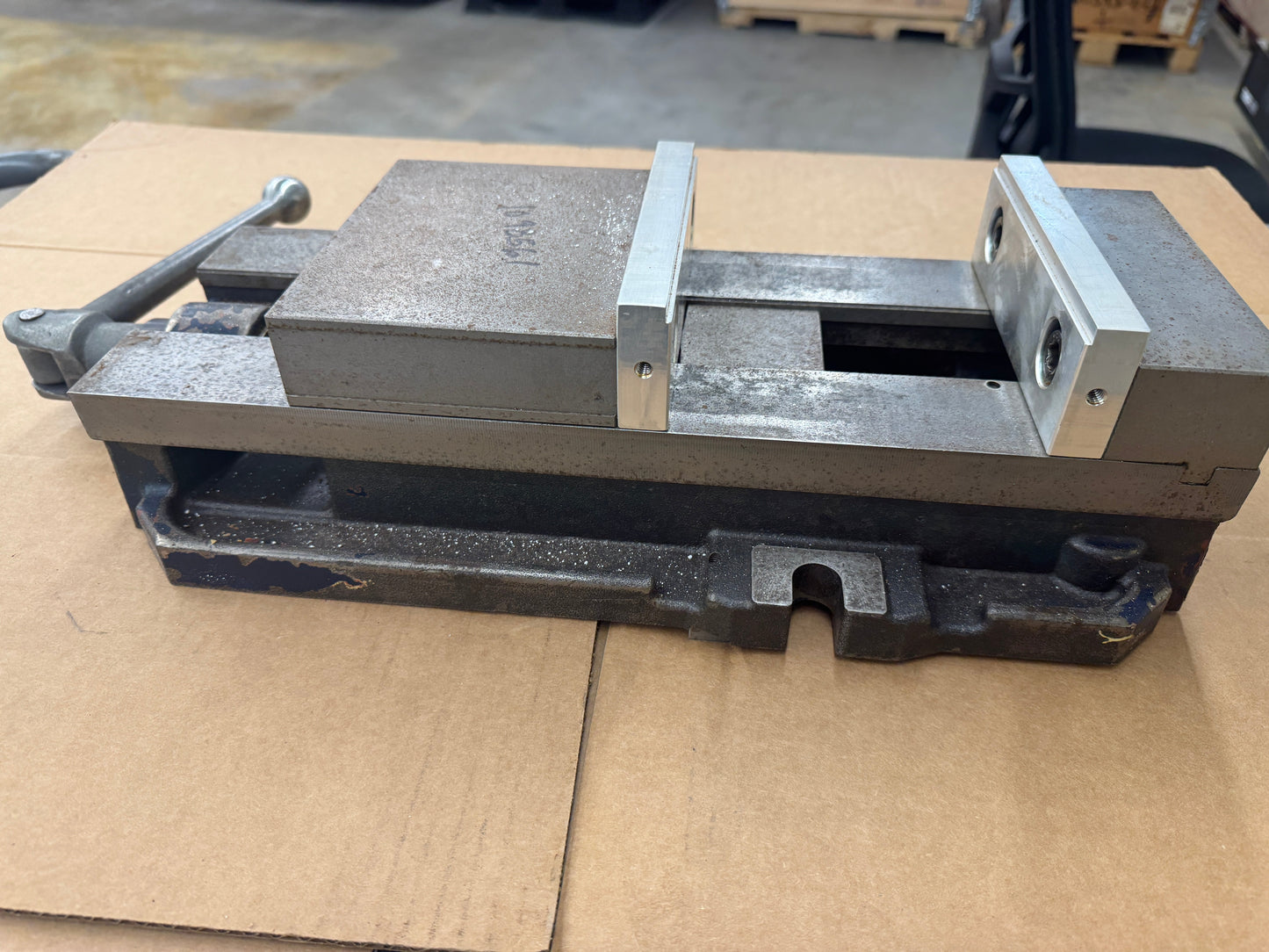 TE-CO Mfg Machine Vise PWS-6900 | 6 In. Jaw Width, 9 In. Jaw Opening m00838