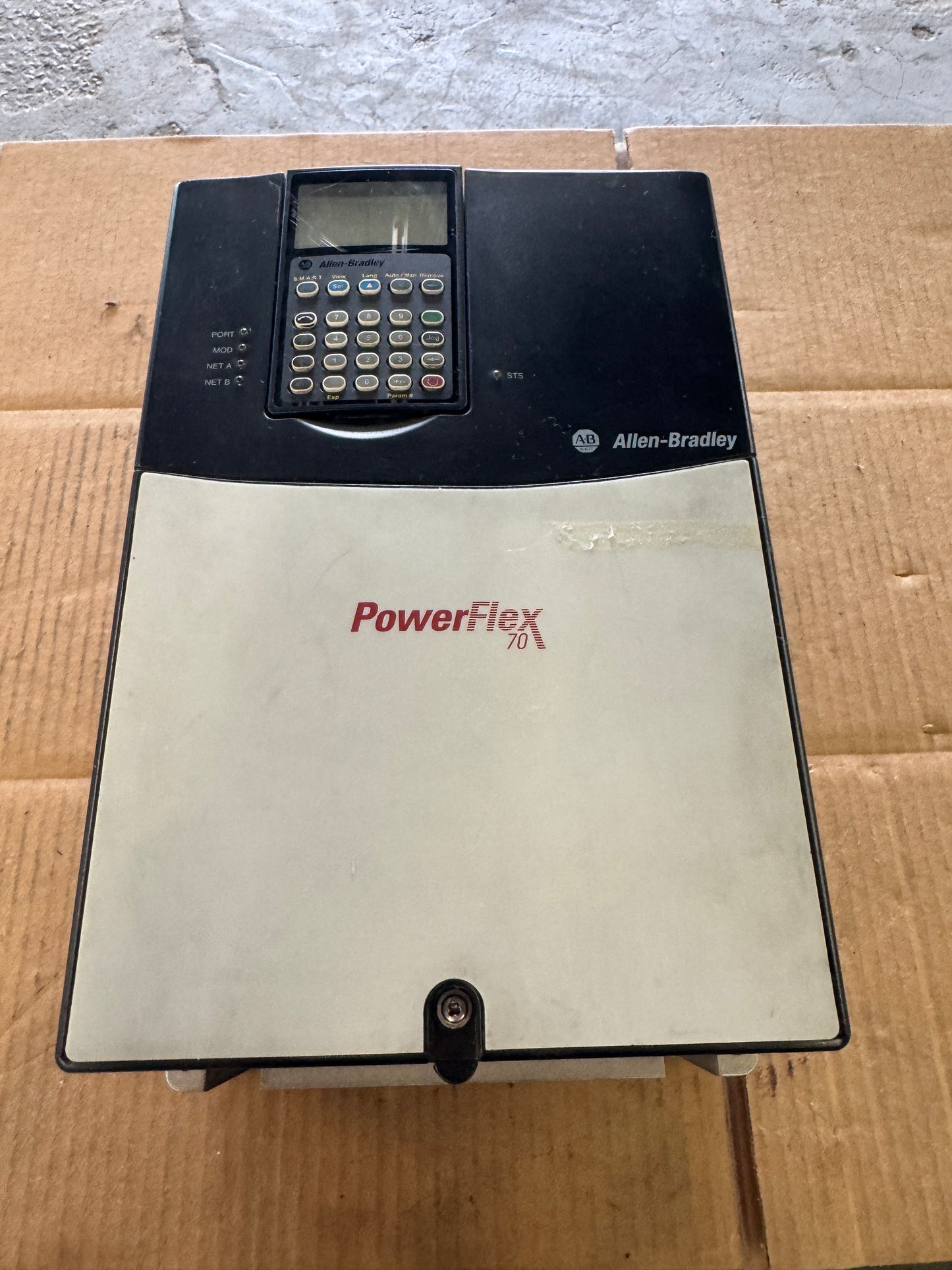 Allen-Bradley 20AD034A3AYNANC0 PowerFlex 70 AC Drive 480V AC 3-Phase 01560