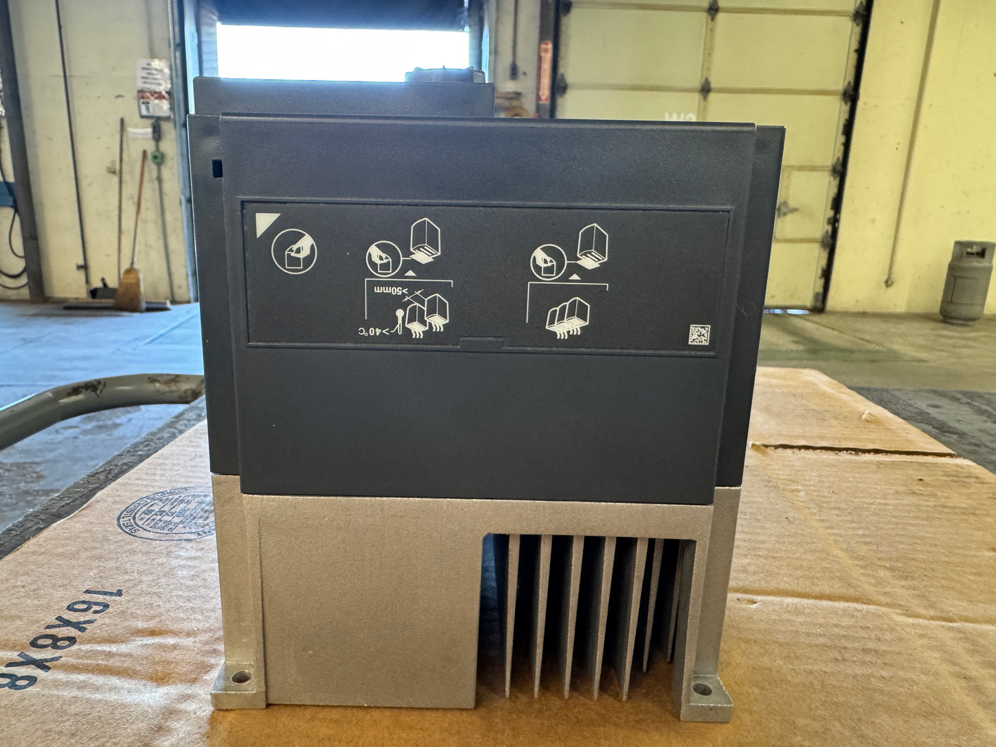 Toshiba VFS15-4037PL-W1 Variable Frequency Drive 380/500V 3-Phase Untested Surplus