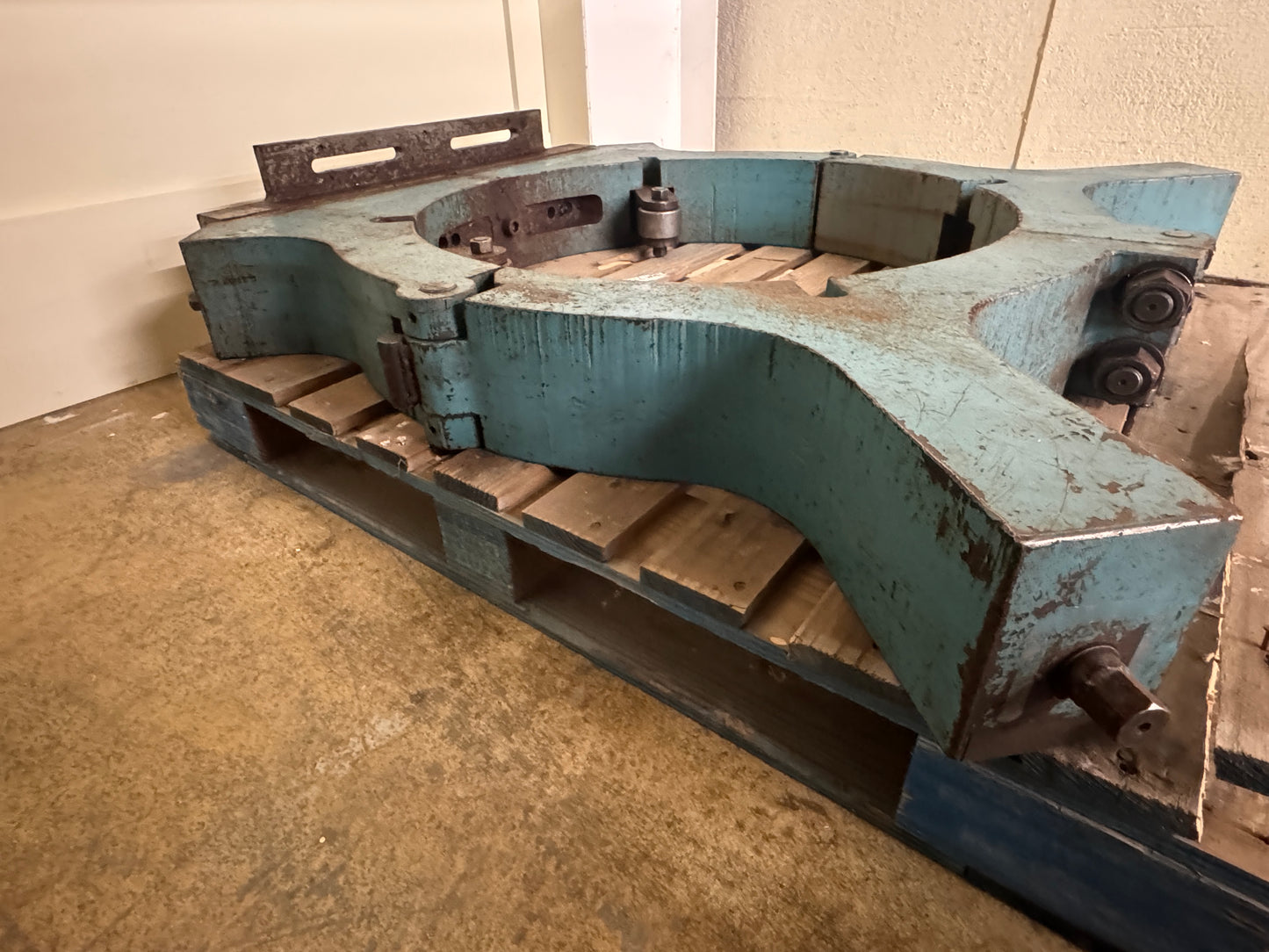 Lathe Steady Rest | Approx. 30 in. Bore Capacity