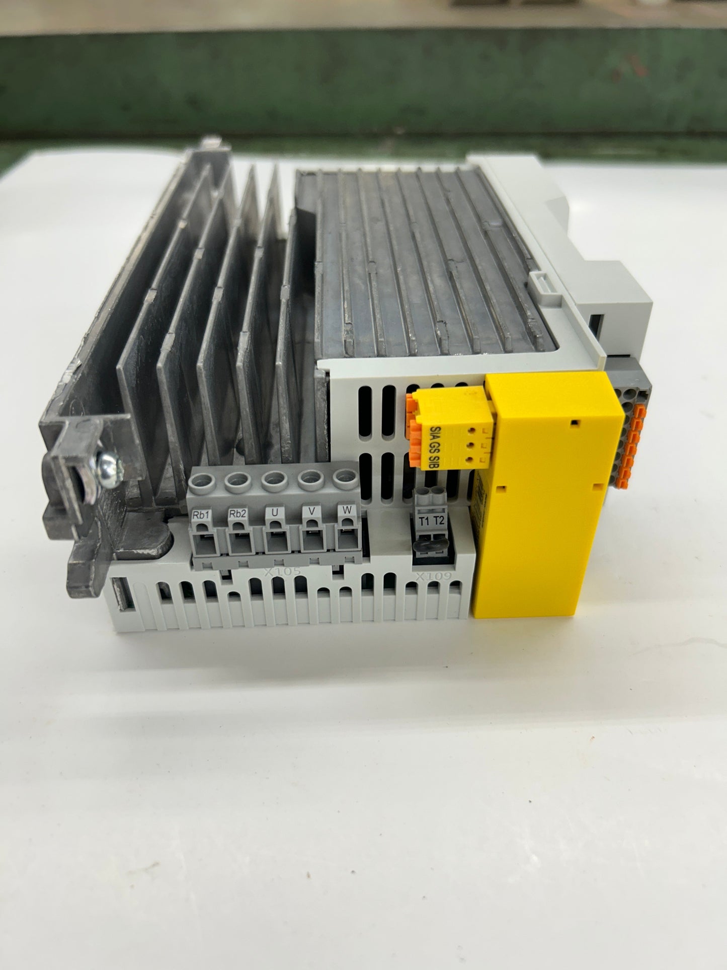 Lenze Frequency Inverter I510-C0.75/230-1