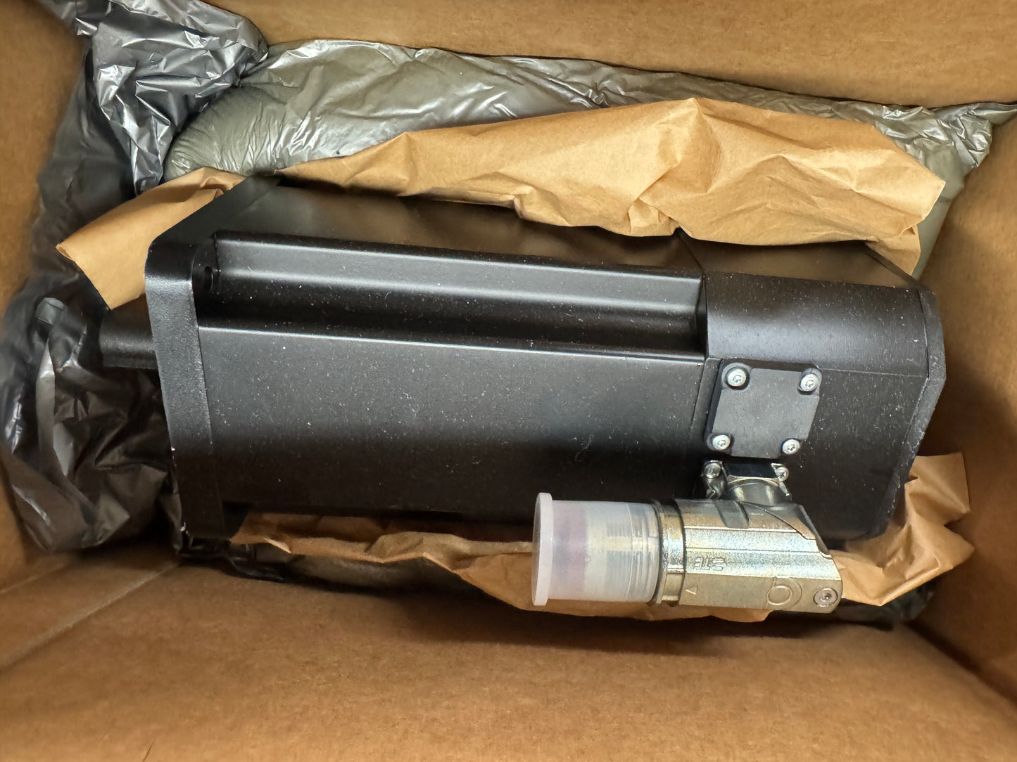 B&R Automation Servo Motor 8LSA35.DB030S200-3 - 1 kW 3000 RPM