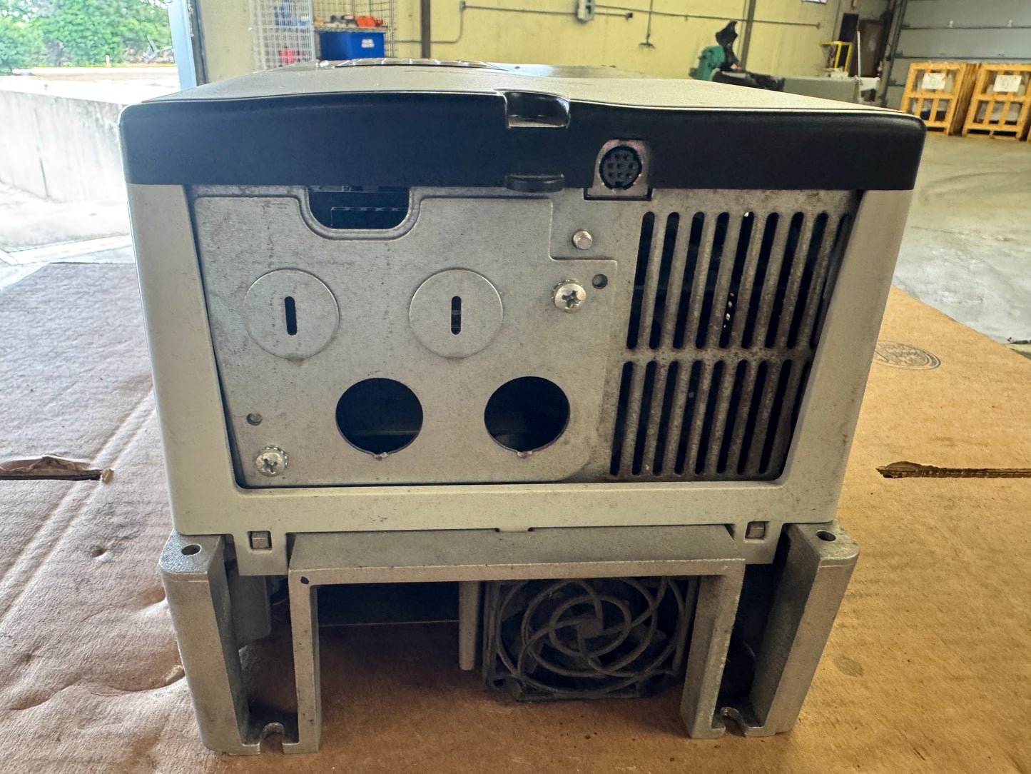 Allen-Bradley 20AD011A3AYNANC0 Variable Frequency Drive 480V AC 3-Phase Untested Surplus 01424