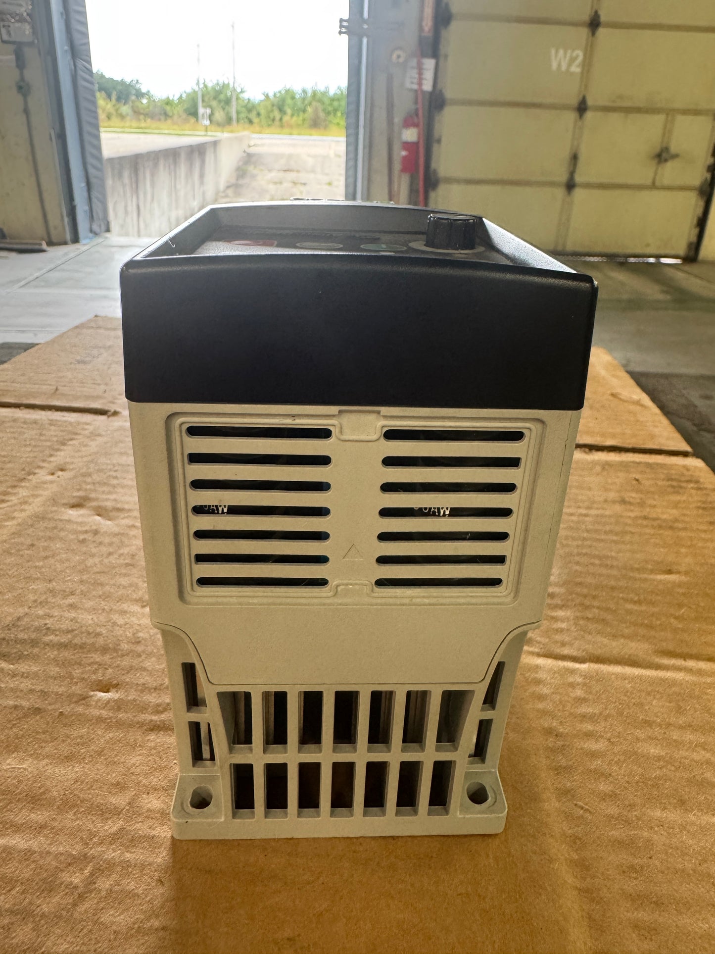 Allen-Bradley AC Drive VFD 22A-D4P0N104 - 2 HP Variable RPM