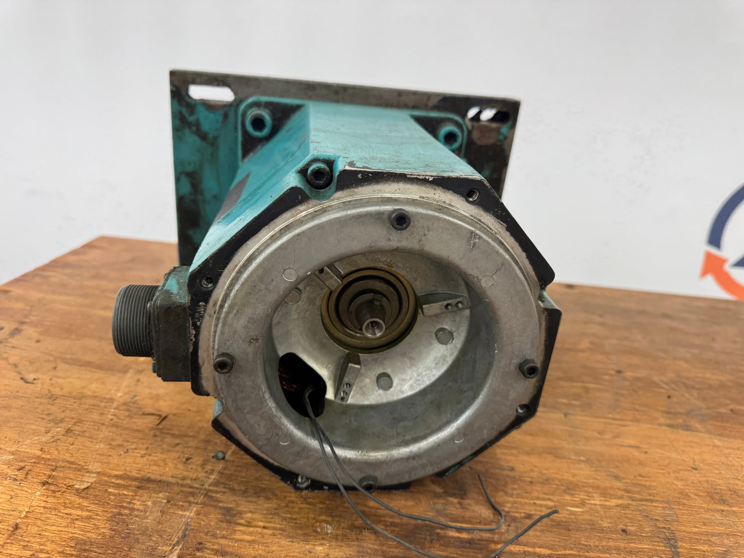 Fanuc DC Servo Motor Model 20M / A06B-0652 Series - 3 kW 1500 RPM