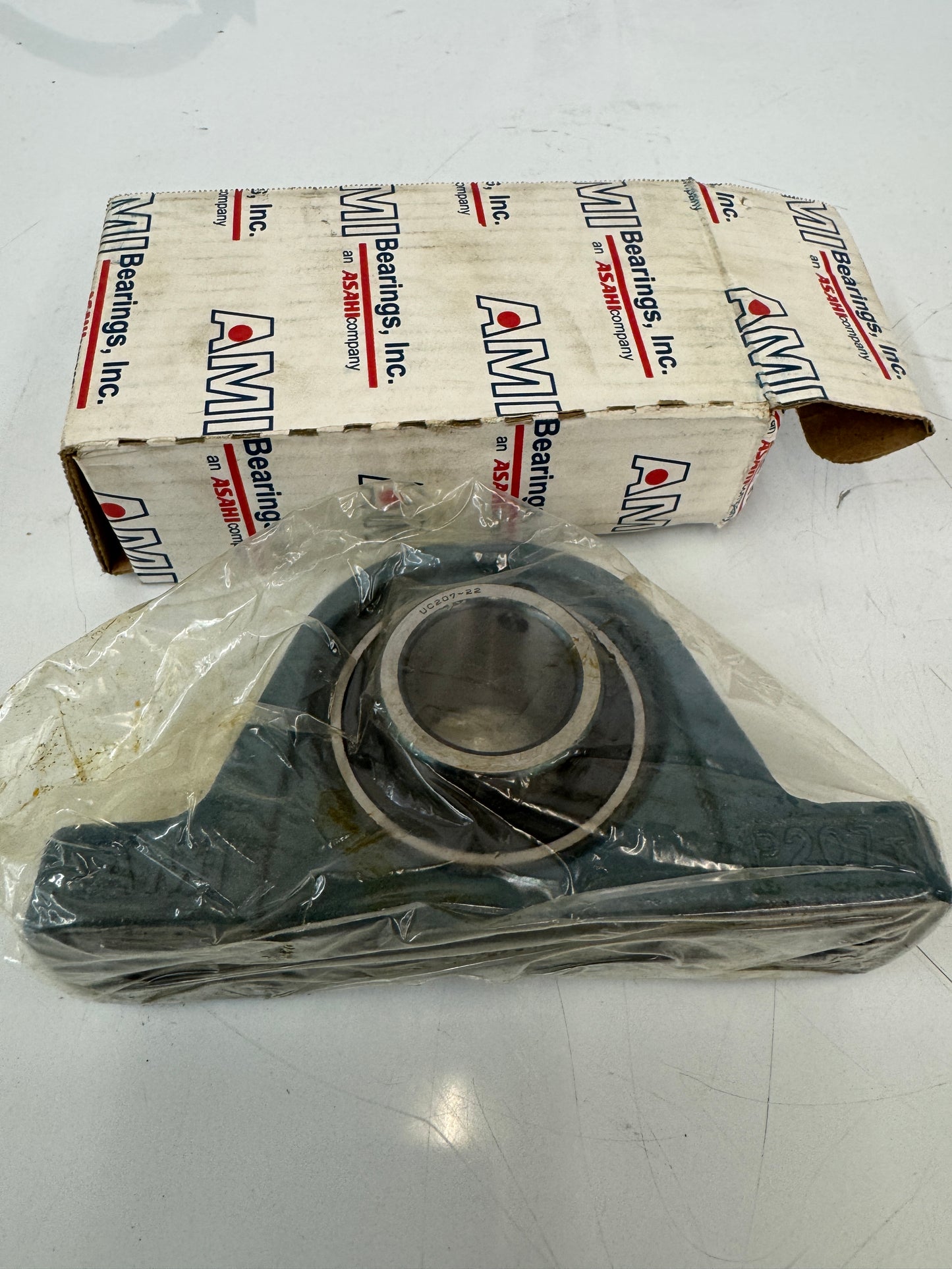 AMI Bearings UCP207-22 Pillow Block Bearing, 1-3/8 in Bore (35mm), 22 Series – New m00156