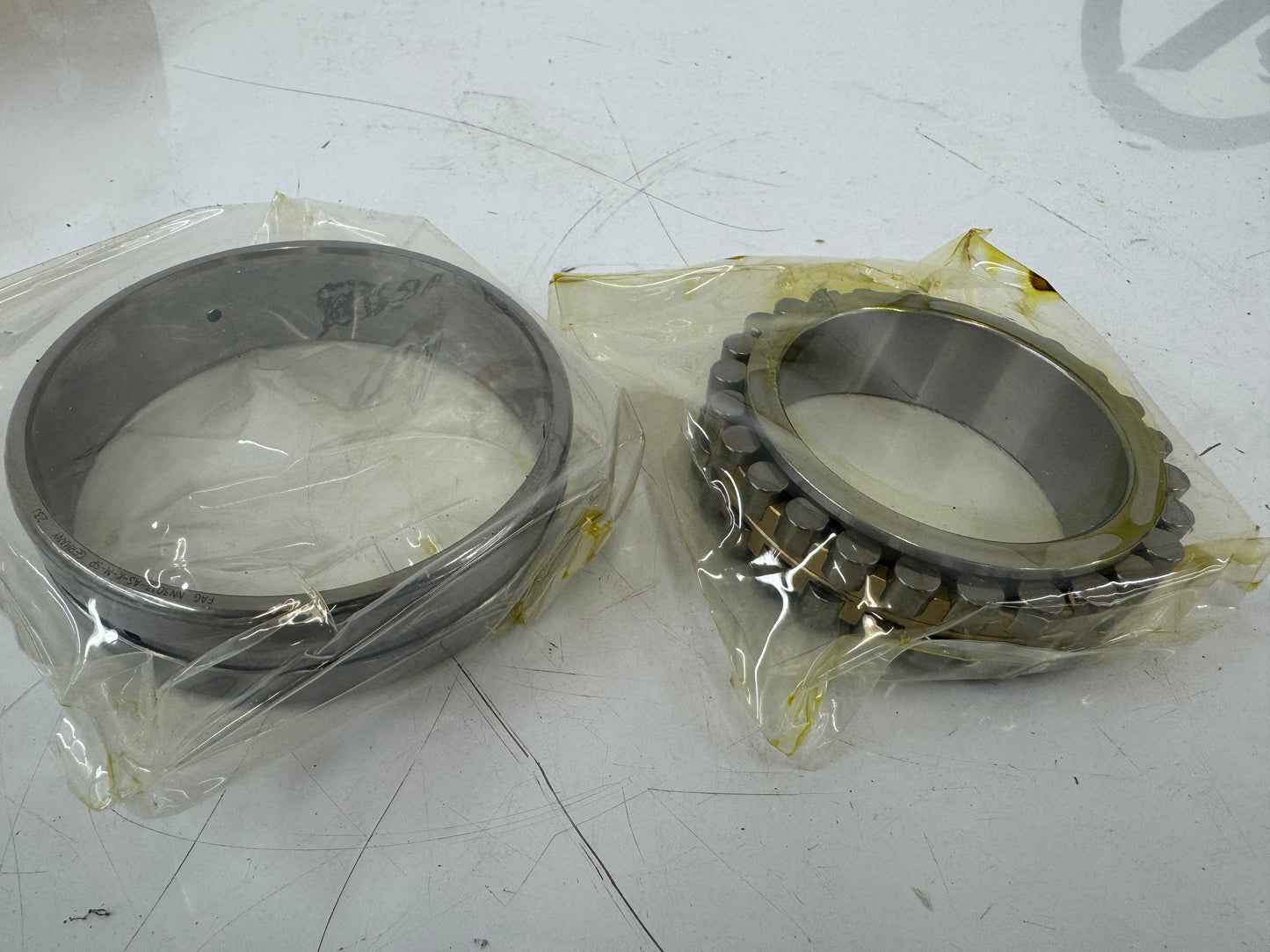Consolidated Bearings NN-3013-KMS P/5 Double Row Cylindrical Roller Bearing – 65mm ID x 100mm OD x 26mm Width – New
