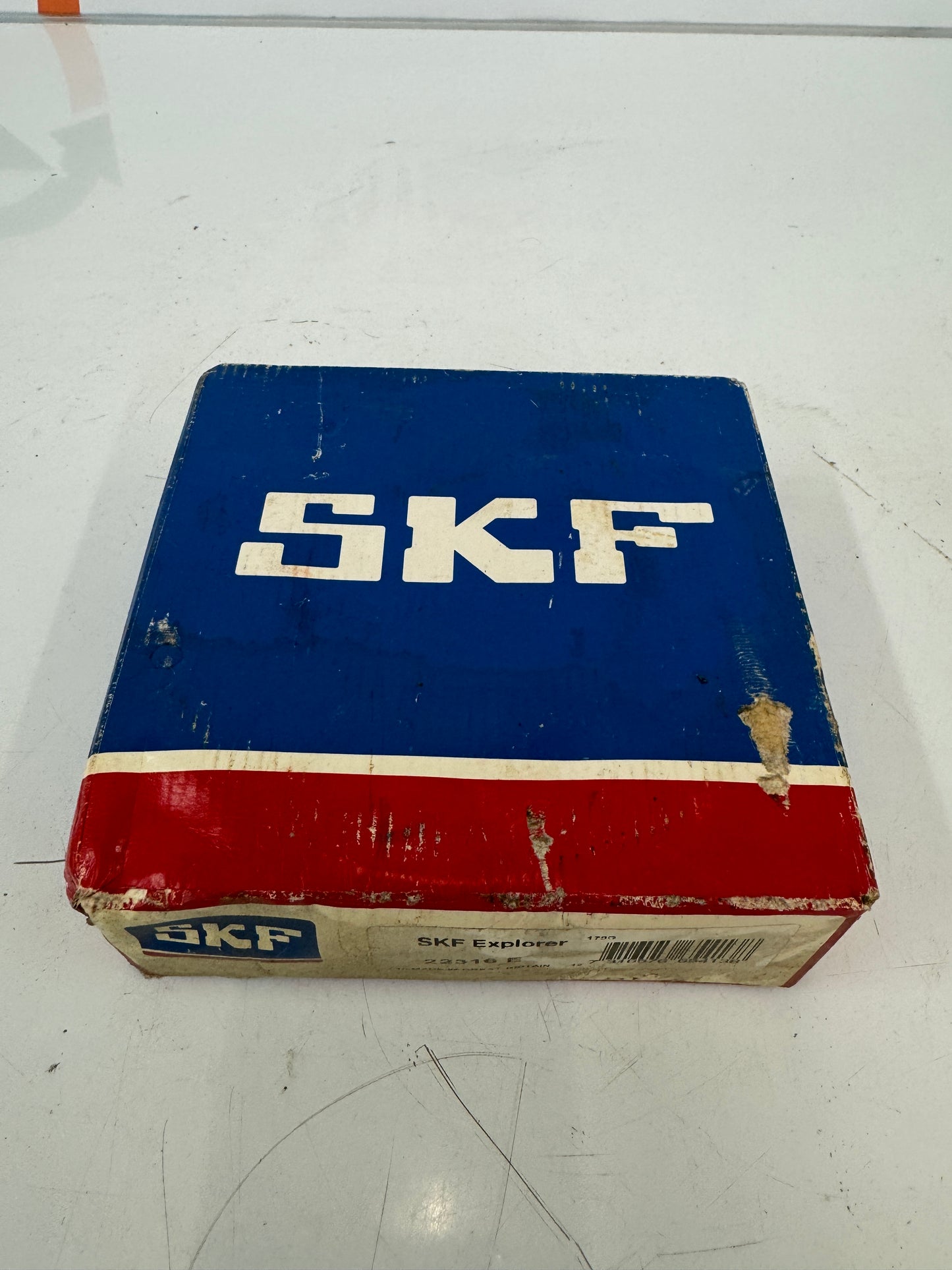 SKF 22316 E Spherical Roller Bearing – 80mm ID x 170mm OD x 58mm Width – New