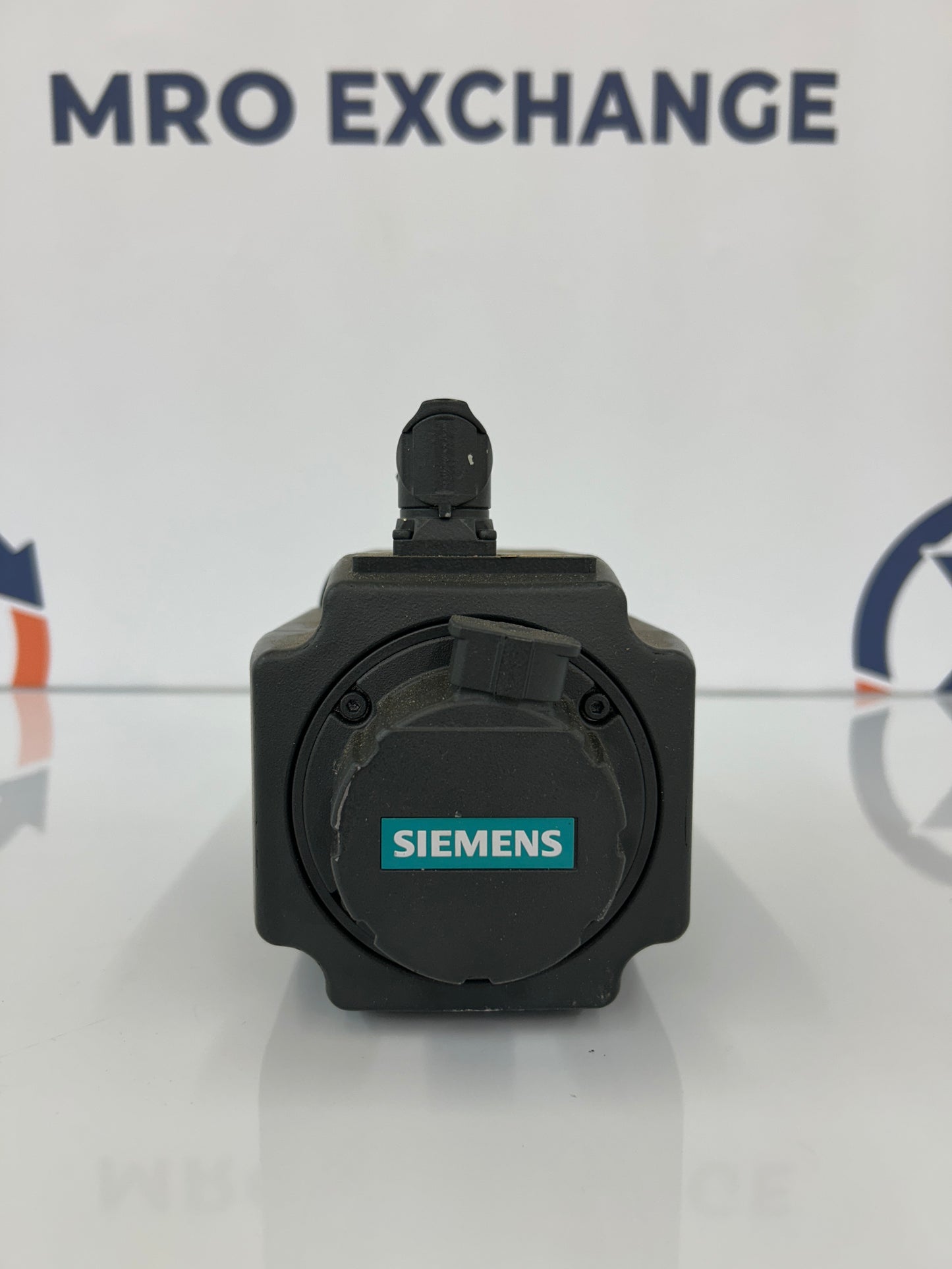 Siemens 1FK7063-2AF71-1RG0 2 kW 3000 RPM Servo Motor