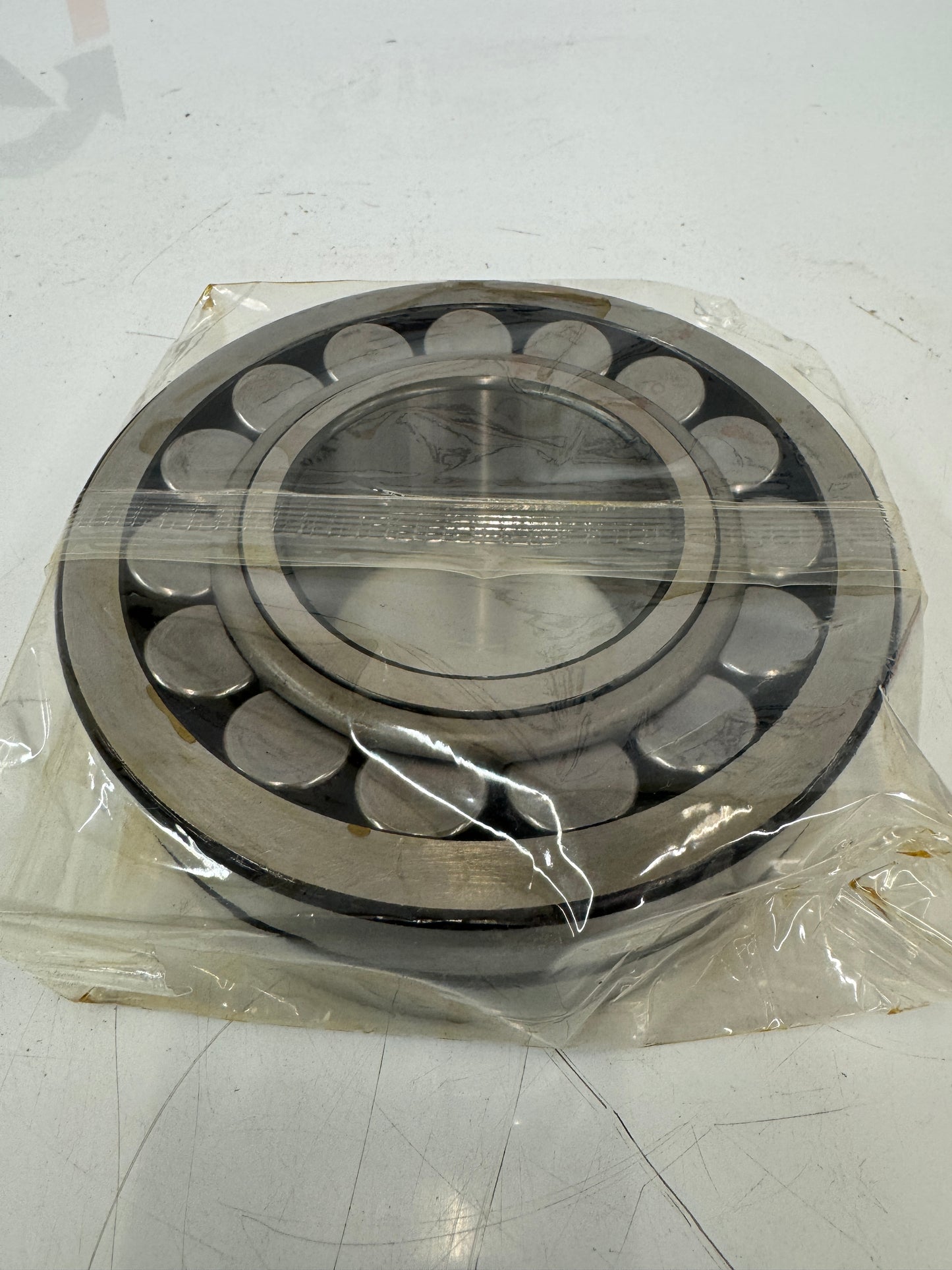 SKF 22316 E Spherical Roller Bearing – 80mm ID x 170mm OD x 58mm Width – New