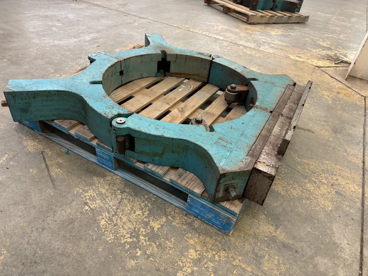 Lathe Steady Rest | 30 in. Bore Opening | Orientation: Axial
