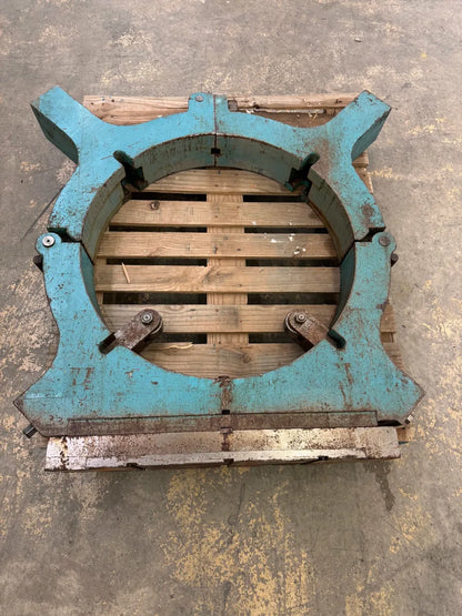 Lathe Steady Rest | 30 in. Bore Opening | Orientation: Axial