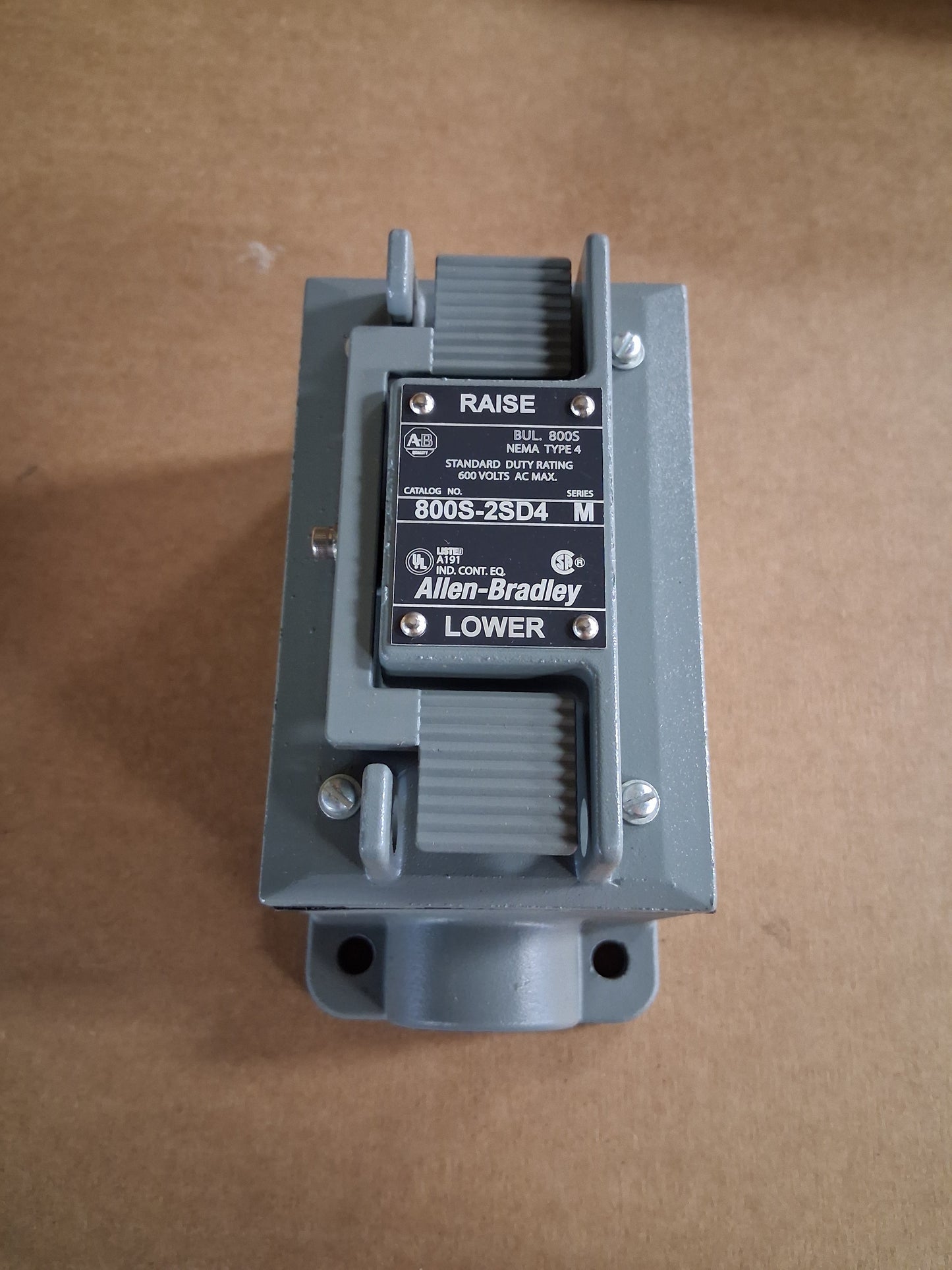 Allen-Bradley Push Button Station 800S-2SD4 Series M 600V AC